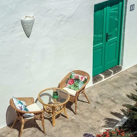 Lirios Rural - Adults Only